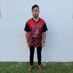 Mitchell and Ness Miami Heat Jersey Tee
Sz medium